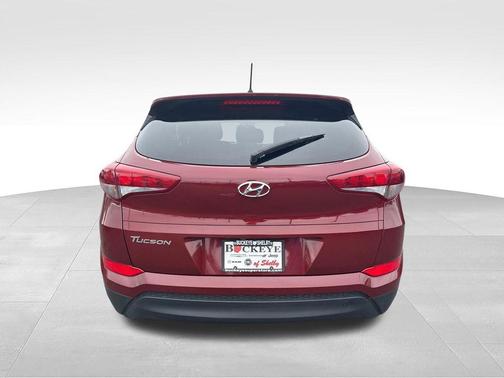 Gemstone Red 2018 Hyundai TUCSON SE