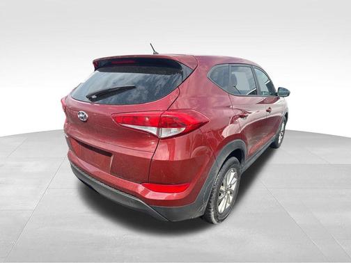 Gemstone Red 2018 Hyundai TUCSON SE