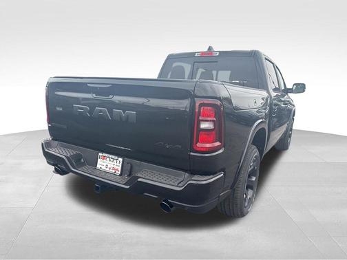 Diamond Black Crystal Pearlcoat 2026 RAM 1500 Big Horn/Lone Star