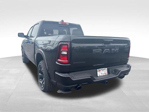 Diamond Black Crystal Pearlcoat 2026 RAM 1500 Big Horn/Lone Star