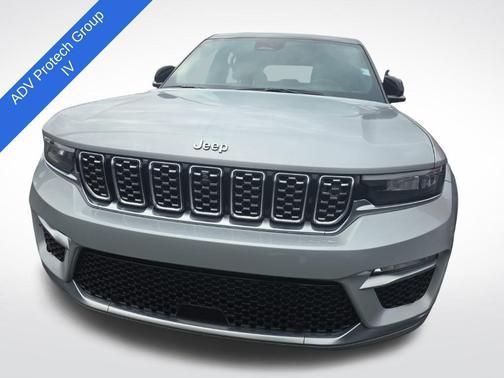 2023 Jeep Grand Cherokee Summit