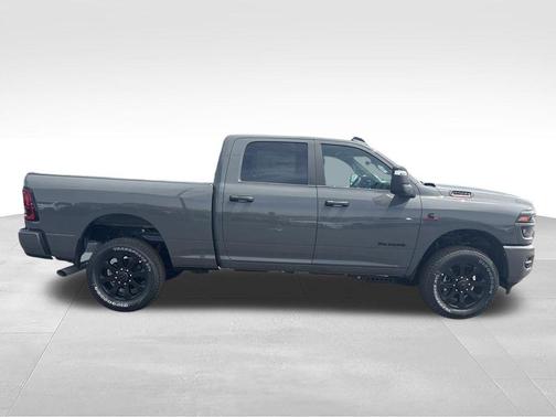 Ceramic Gray Clearcoat 2026 RAM 2500 Big Horn Crew Cab 4x4 6'4' Box