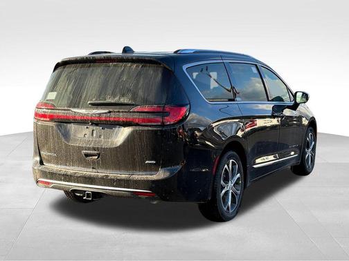 Diamond 2026 Chrysler Pacifica L