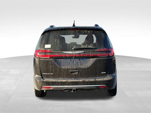 Diamond 2026 Chrysler Pacifica L