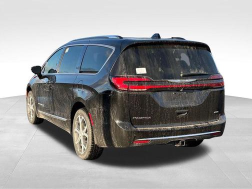 Diamond 2026 Chrysler Pacifica L