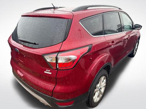 Ruby Red Metallic Tinted Clearcoat 2018 Ford Escape SE