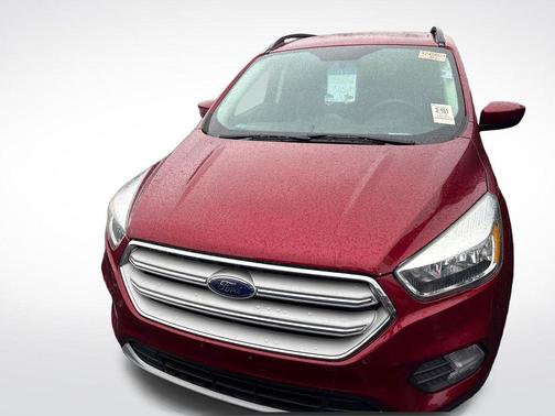 Ruby Red Metallic Tinted Clearcoat 2018 Ford Escape SE