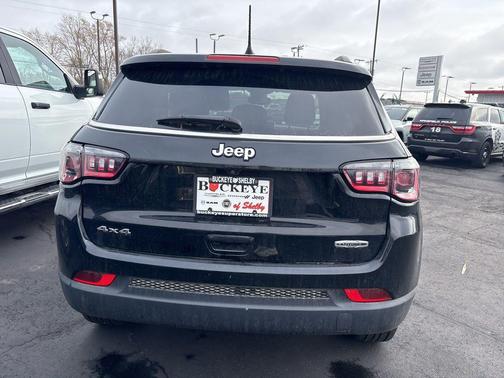 2022 Jeep Compass Latitude Lux