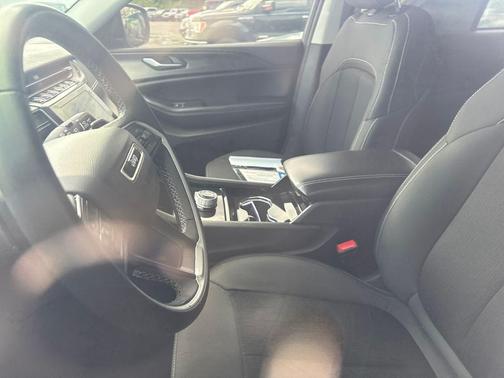 Baltic Gray Metallic Clearcoat 2023 Jeep Grand Cherokee Laredo
