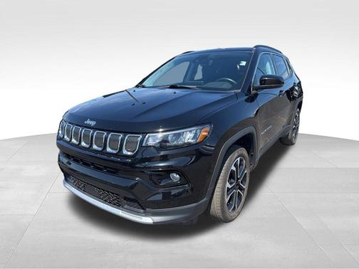 Diamond Black Crystal Pearlcoat 2022 Jeep Compass Limited