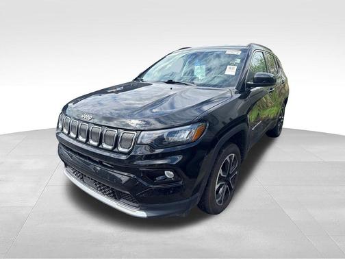 Diamond Black Crystal Pearlcoat 2022 Jeep Compass Limited
