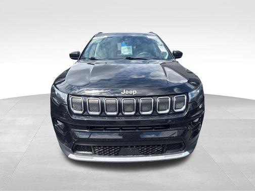 Diamond Black Crystal Pearlcoat 2022 Jeep Compass Limited