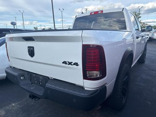 2022 RAM 1500 Classic Warlock Crew Cab 4x4 5'7' Box