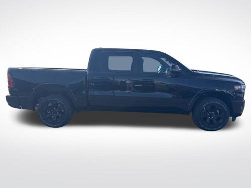 Diamond Black Crystal Pearlcoat 2026 RAM 1500 Big Horn/Lone Star