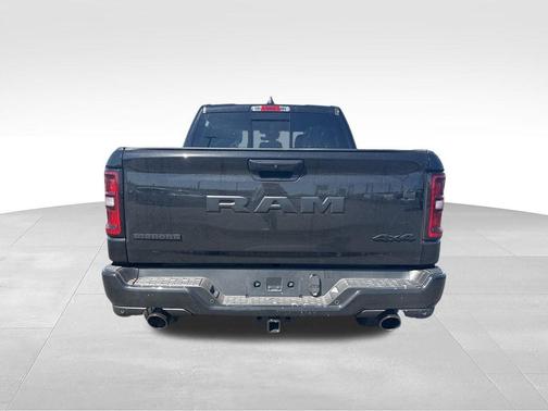 Diamond Black Crystal Pearlcoat 2026 RAM 1500 Big Horn/Lone Star