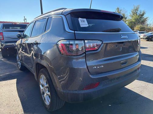 2022 Jeep Compass Latitude Lux