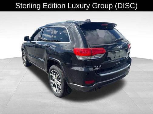 Diamond Black Crystal Pearlcoat 2018 Jeep Grand Cherokee Sterling Edition