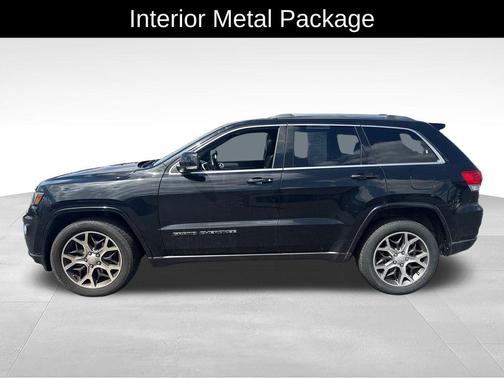 Diamond Black Crystal Pearlcoat 2018 Jeep Grand Cherokee Sterling Edition