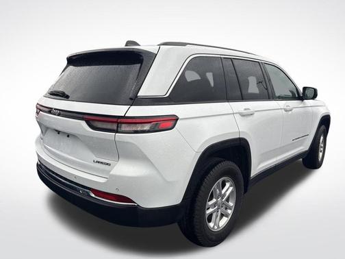 2022 Jeep Grand Cherokee Laredo