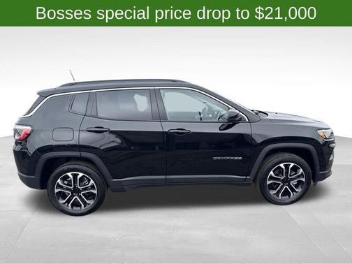 Diamond Black Crystal Pearlcoat 2022 Jeep Compass Limited