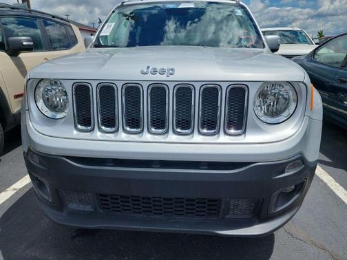 Photo 3 of 6 of 2016 Jeep Renegade Limited