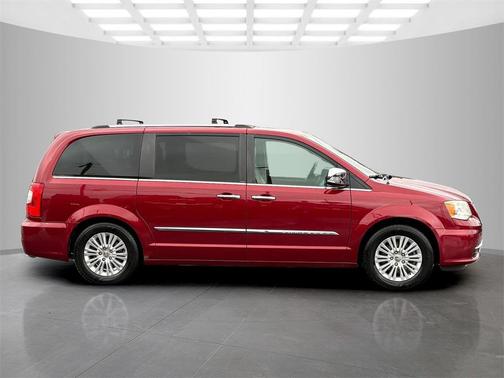 2013 Chrysler Town & Country Limited