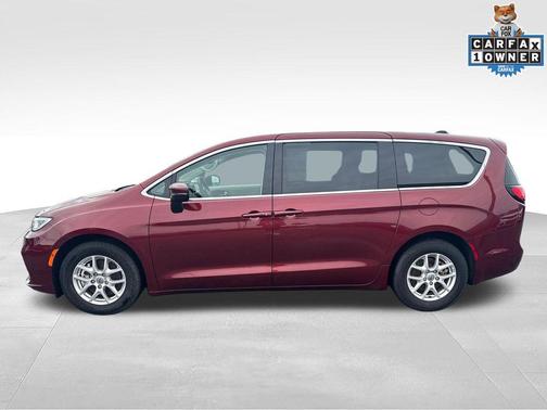 Velvet Red Pearlcoat 2023 Chrysler Pacifica Touring L