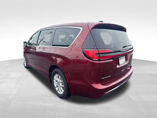 Velvet Red Pearlcoat 2023 Chrysler Pacifica Touring L