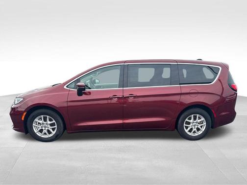 Velvet Red Pearlcoat 2023 Chrysler Pacifica Touring L
