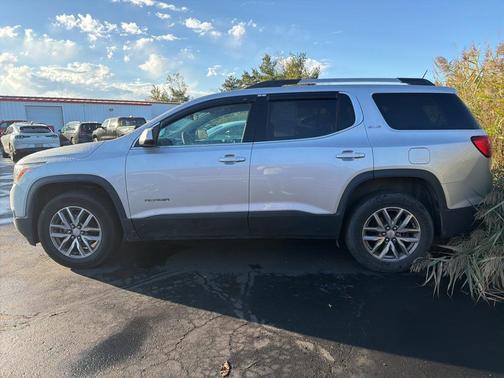 2018 GMC Acadia SLE-2