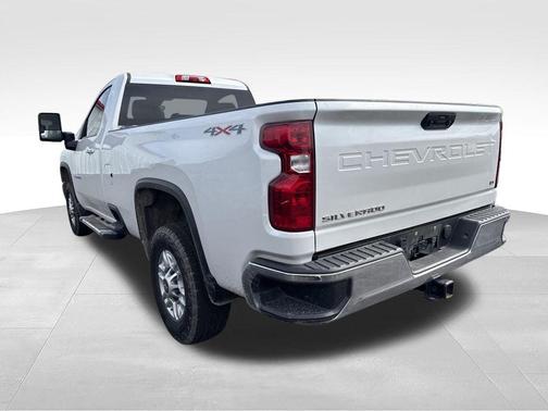 Iridescent Pearl Tricoat 2024 Chevrolet Silverado 2500 LT