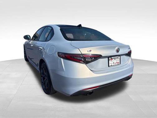 Moonlight Gray 2024 Alfa Romeo Giulia Ti