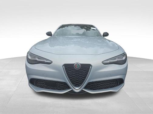 Moonlight Gray 2024 Alfa Romeo Giulia Ti