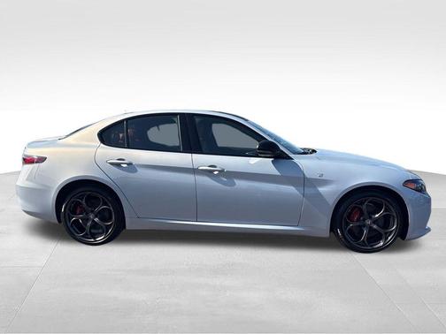 Moonlight Gray 2024 Alfa Romeo Giulia Ti