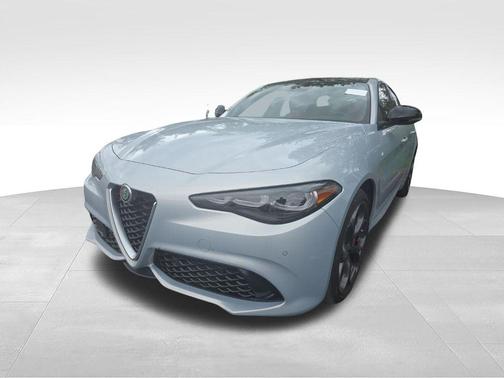 Moonlight Gray 2024 Alfa Romeo Giulia Ti
