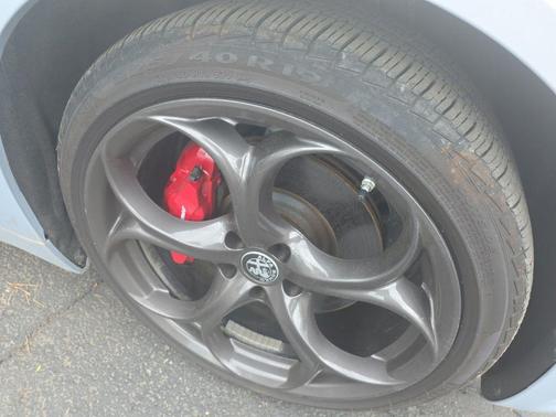 Moonlight Gray 2024 Alfa Romeo Giulia Ti