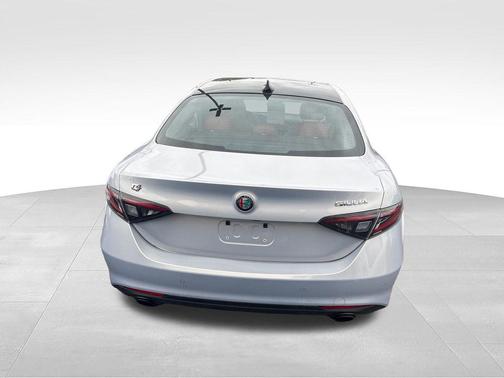 Moonlight Gray 2024 Alfa Romeo Giulia Ti