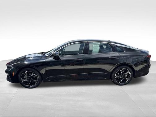 Aurora Black Pearl 2025 Kia K5 GT-Line