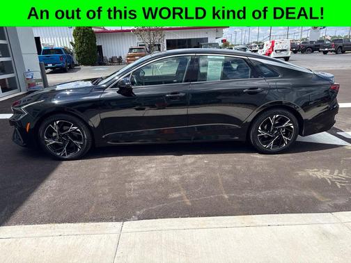 Aurora Black Pearl 2025 Kia K5 GT-Line
