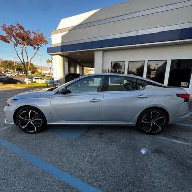 2023 Nissan Altima SR FWD