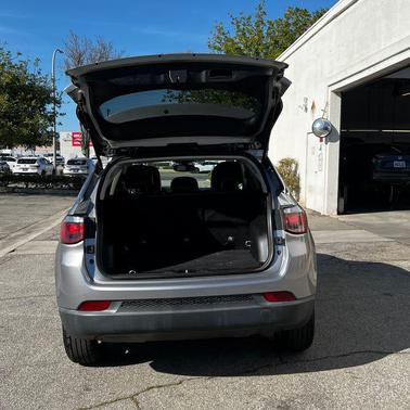 Billet Silver Metallic Clearcoat 2019 Jeep Compass Latitude