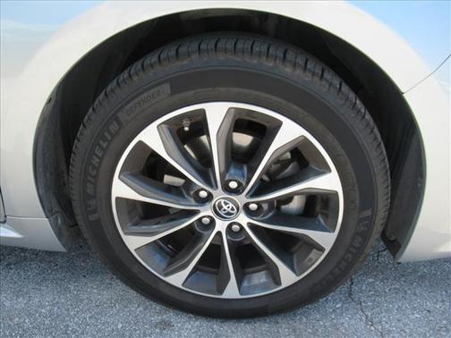 Celestial Silver Metallic 2016 Toyota Avalon XLE