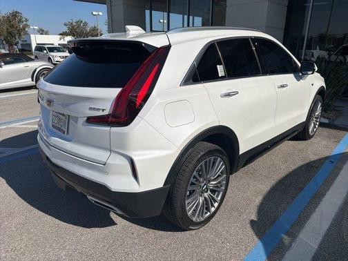 2024 Cadillac XT4 Premium Luxury