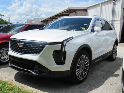 2025 Cadillac XT4 Premium Luxury