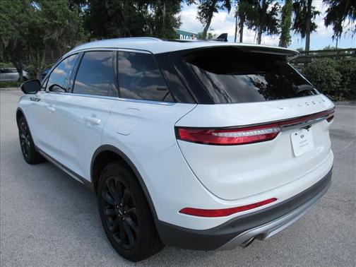White Metallic 2022 Lincoln Corsair Standard