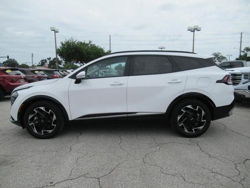 White 2023 Kia Sportage SX-Prestige
