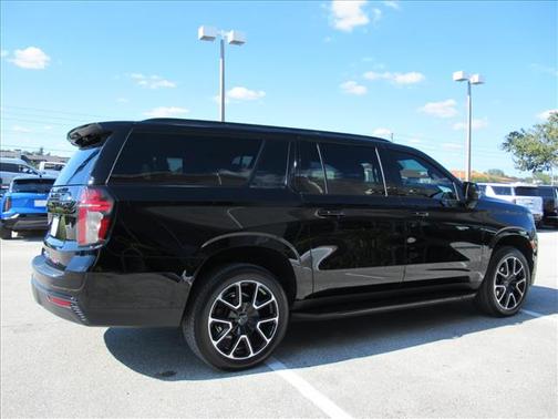 2024 Chevrolet Suburban RST