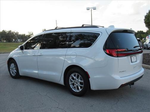 2022 Chrysler Pacifica Touring-L