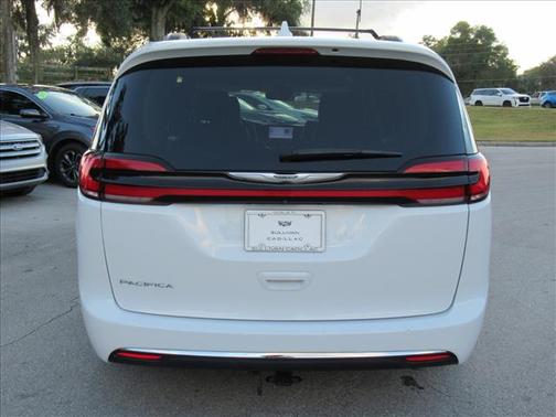 2022 Chrysler Pacifica Touring-L