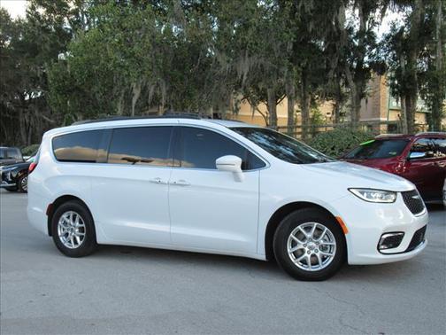 2022 Chrysler Pacifica Touring-L